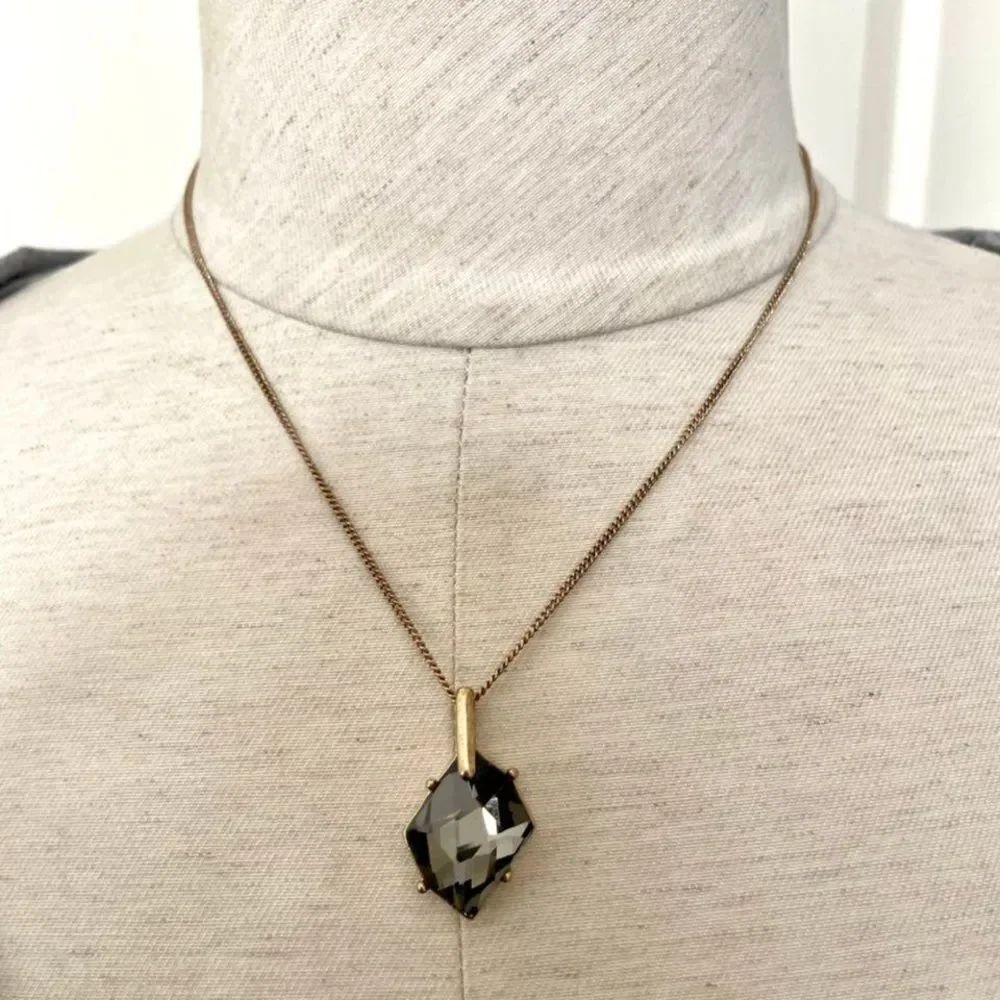 Gold tone grey rhienstone pendant necklace
